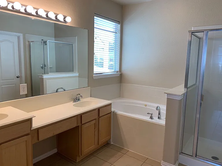 9113 Hope Dr — Photo 12