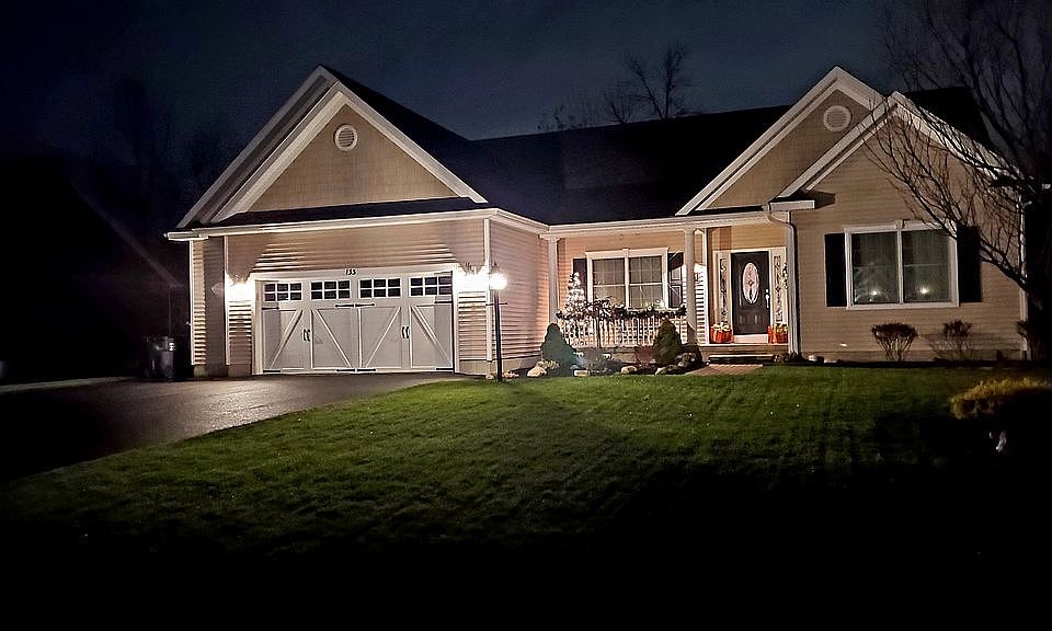 2nd image of 133 Fieldstone Dr