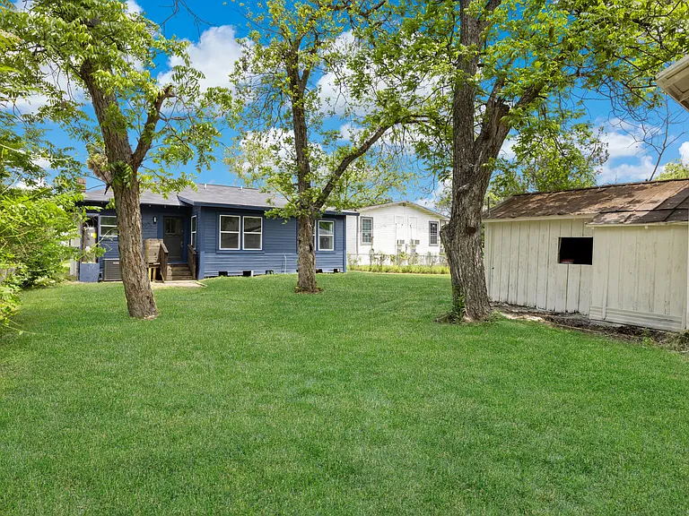 1144 Denver Blvd — Photo 32