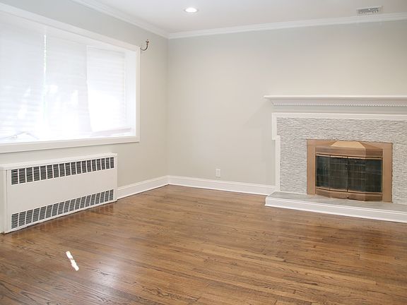 3rd image of 822 Cleveland St