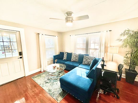 4th image of 1051 7th Ave N #A