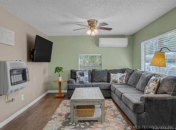 2nd image of 620 W Georgia St