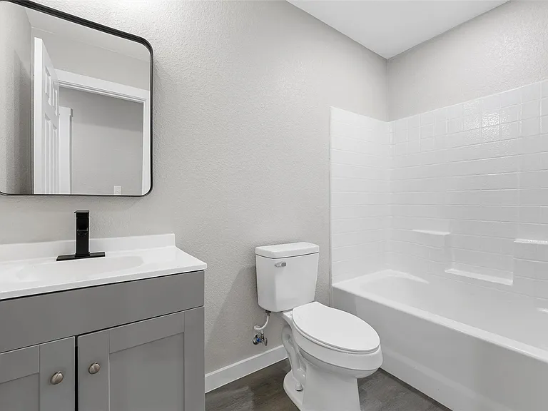 405 Hogan Ln #A & B — Photo 9