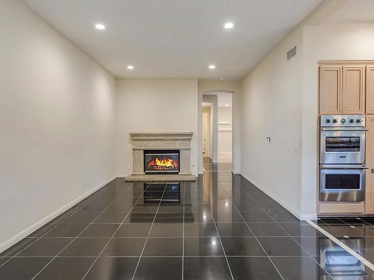 5370 Renaissance Ave — Photo 11