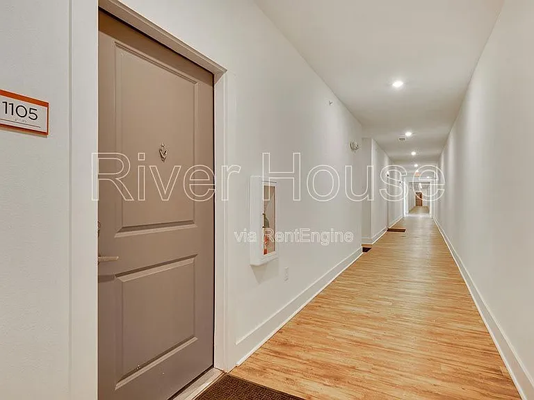 River House Apartments — Photo 11