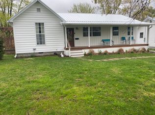 500 E Monroe Ave, Casey, IL 62420