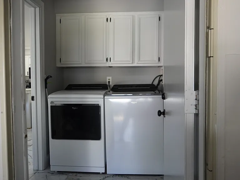 15594 Huntcliff Dr — Photo 14
