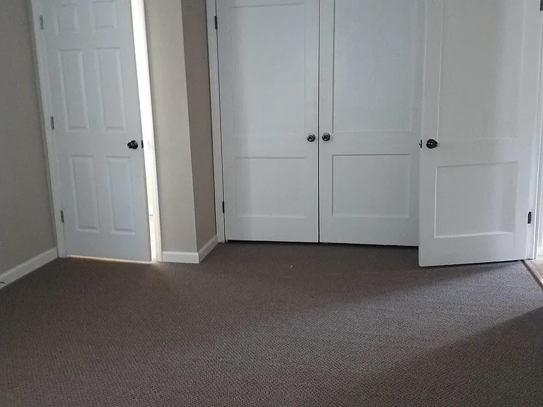 2322 Englewood Ct — Photo 10