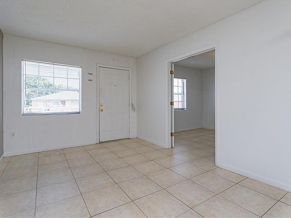 3rd image of 2521 Caper 201 Ln
