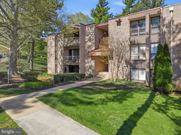 3320 Huntley Square Dr #T, Temple Hills, MD 20748