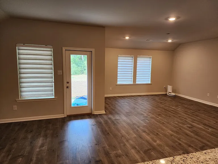 105 Batesburg Way — Photo 8