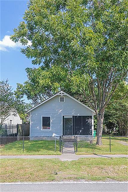1st image of 423 Hahlo St #0