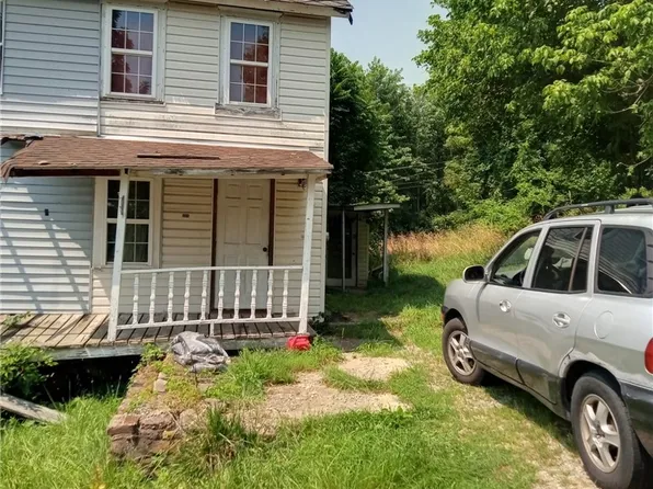 306 1st St, Masontown, PA 15410