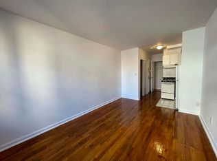 319 W 22nd St APT 5B, New York, NY 10011