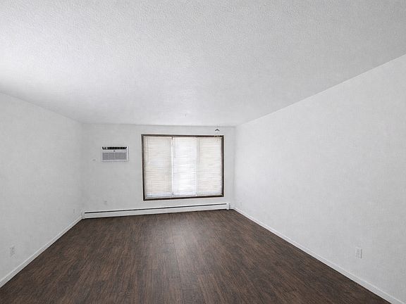 5th image of 1329 7th St SE
