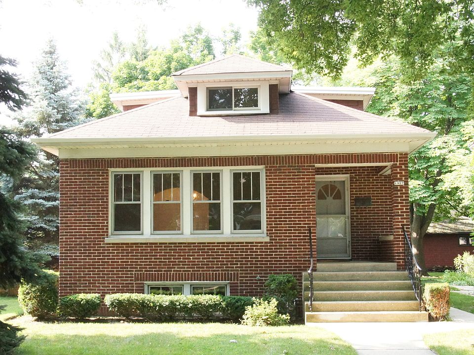 1st image of 1927 Schiller Ave