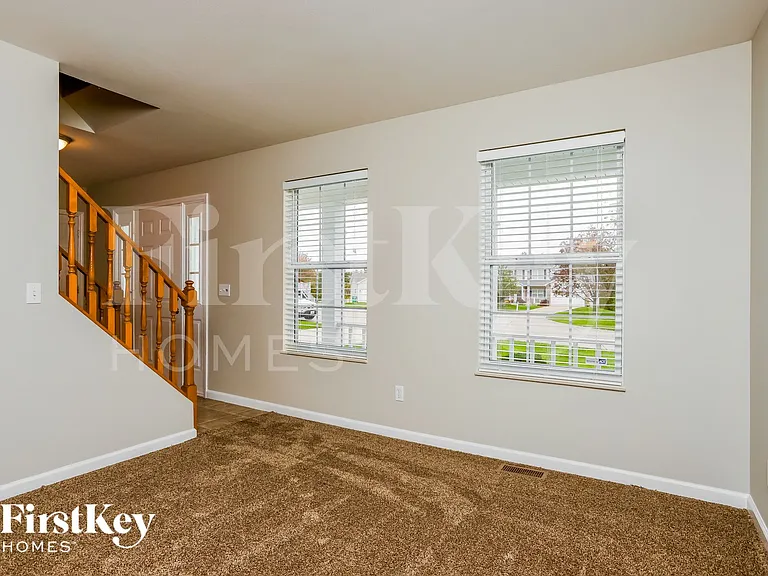 3322 Hampton Xing — Photo 4