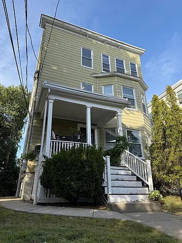 72 Raymond Ave #1R Photo 1