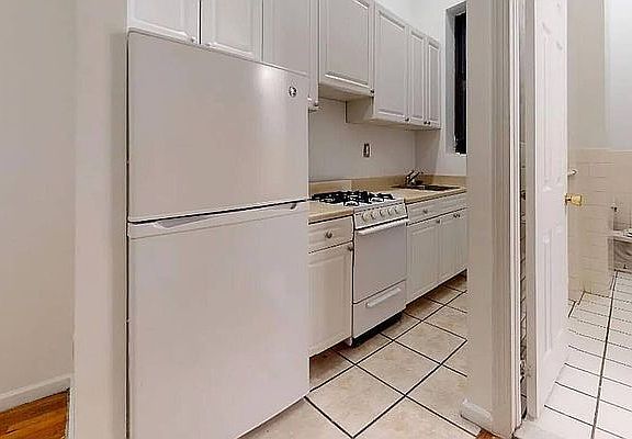 3rd image of 1731 2nd Ave APT 1RN