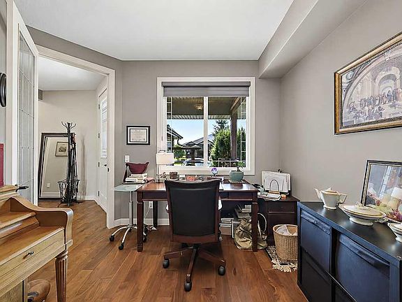 5th image of 1906 High Park Cir NW