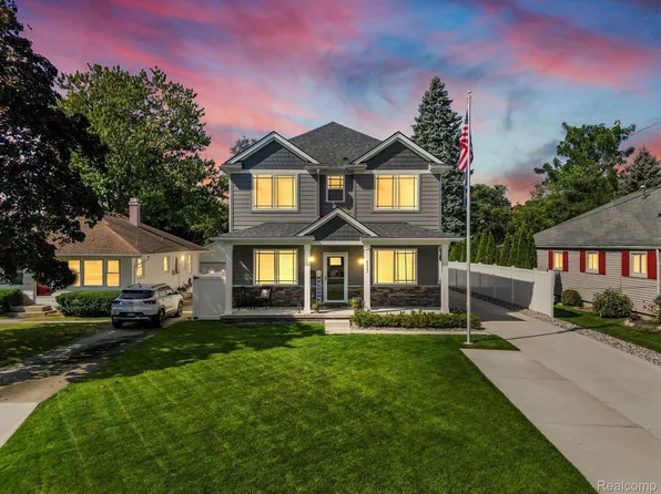 833 Miller Ave, Rochester, MI 48307
