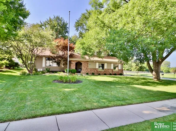 11635 Ruggles St, Omaha, NE 68164