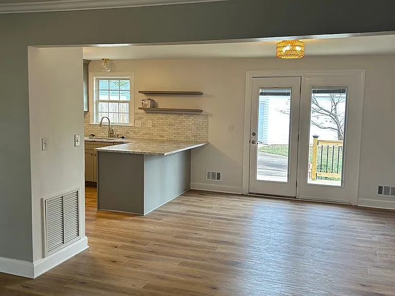 7 Vanderbilt Cir — Photo 5