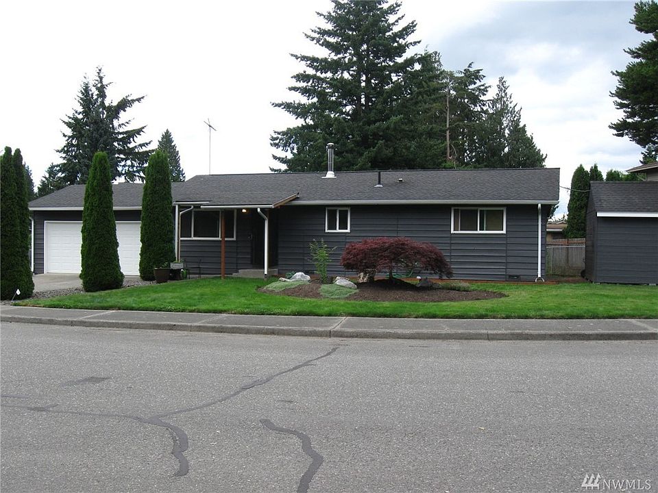 Lovingly maintained and updated home tucked away in the quiet and peaceful neighborhood of "Emerson Place"!  Corner lot cul de s