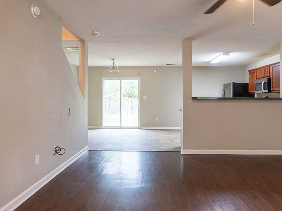 5th image of 9991 Branley Oak Dr