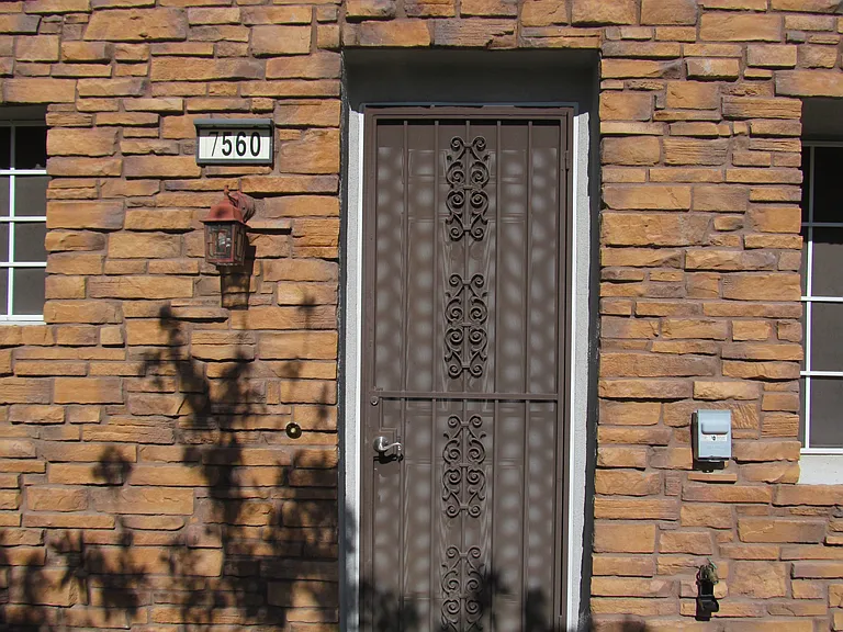 7560 Nicklin St — Photo 2