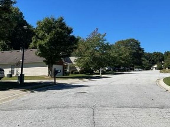 Exterior Neighborhood (street photo)