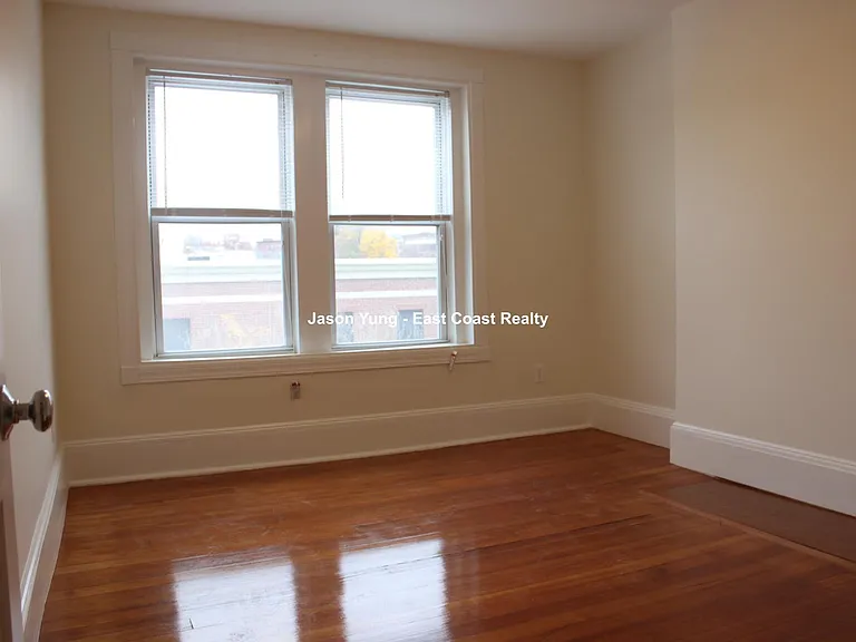 83 Harvard St #20 — Photo 7