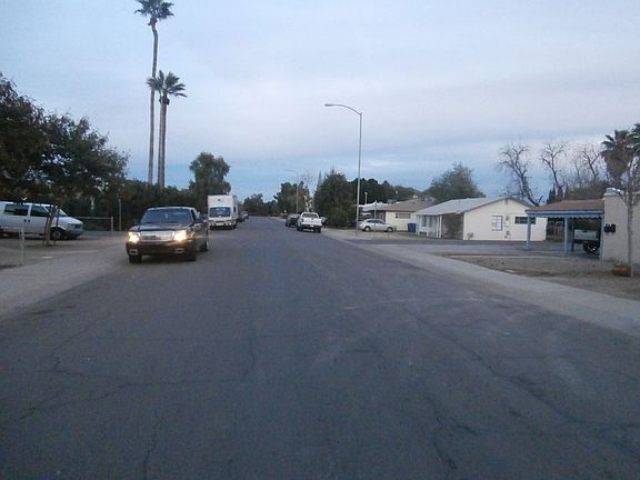 5th image of 712 W 1st Pl
