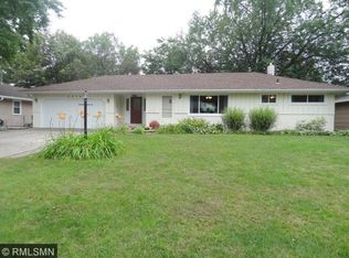 2318 Navajo Rd, North Saint Paul, MN 55109