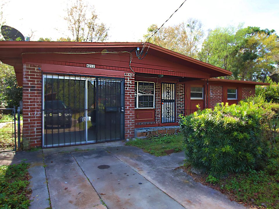 1st image of 4212 McDaniel Dr