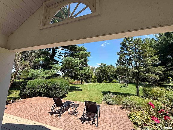 5th image of 2398 Country Club Rd
