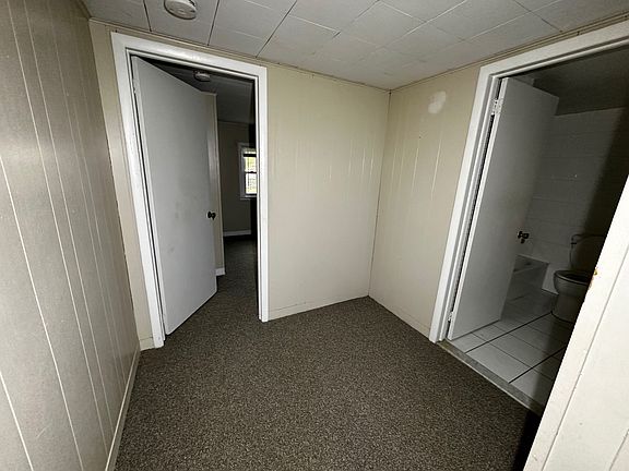 4th image of 6 Catawba Ave #7