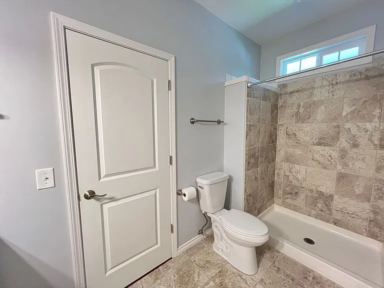 1592 Kingston Way — Photo 11