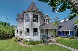 2nd image of 815 Forest Ave
