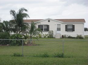 2nd image of 1077 NE 106th Ct