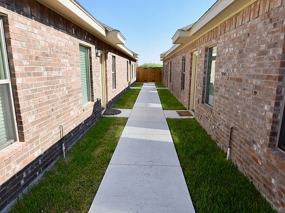 2nd image of 2608 E Garfield Ave APT 3