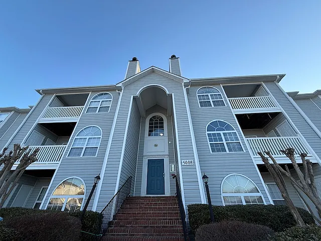 Building Photo - 5008 Lawndale Dr #B