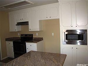 5th image of 834 Dorchester Cir