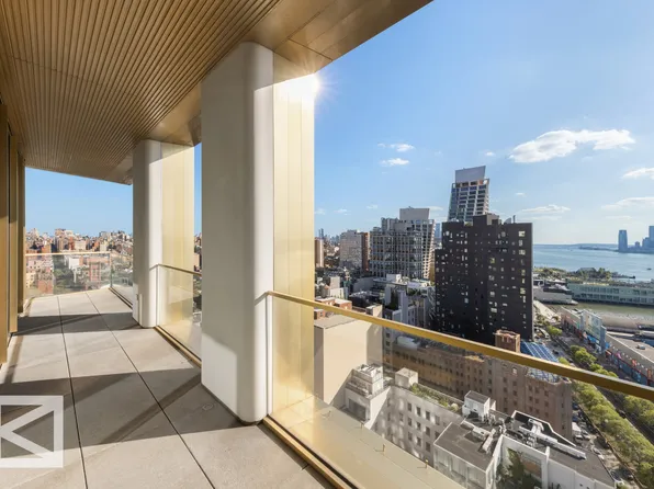 551 West 21st Street image 16 of 31