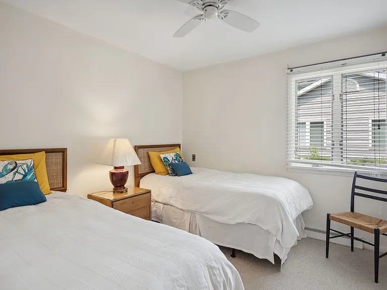 33 Beach Rd — Photo 13