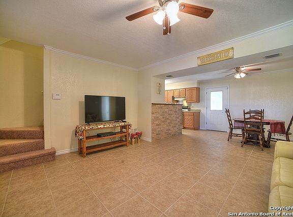 5th image of 3634 Greenleaf Dr