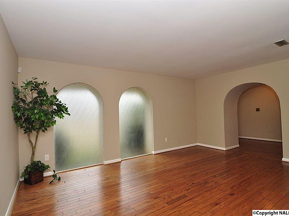 3rd image of 2011 Wrenwood Dr SE