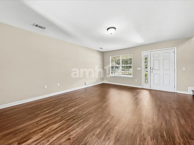 1523 Bradley Blvd — Photo 8