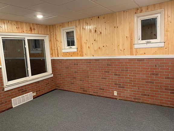 3rd image of 22530 Logue Ave