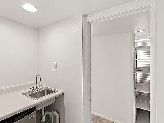 5th image of 16249 4th St #2